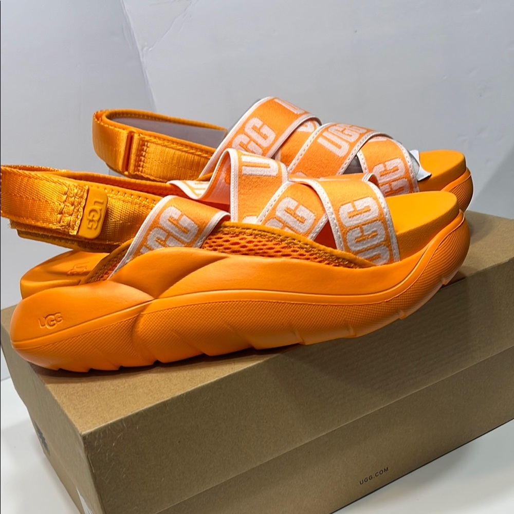 UGG Women’s Orange LA Cloud  Platform Sport Sandals 7